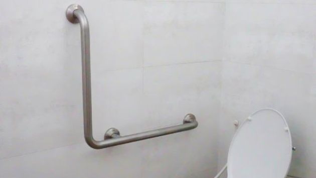 toaleta dla niepełnosprawnych